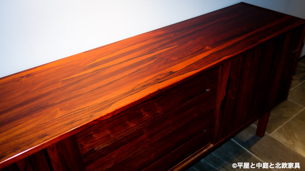 ローズウッドのサイドボード