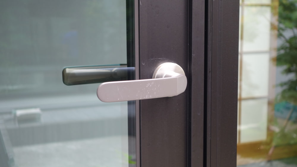 テラスドアのドアノブ